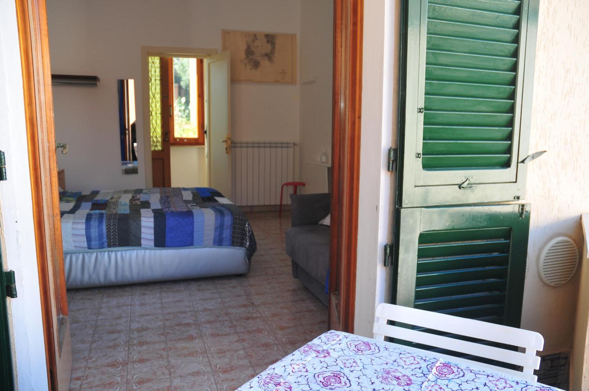 Il Giardino Di Tatiana Rooms & Breakfast La Maddalena  Quarto foto