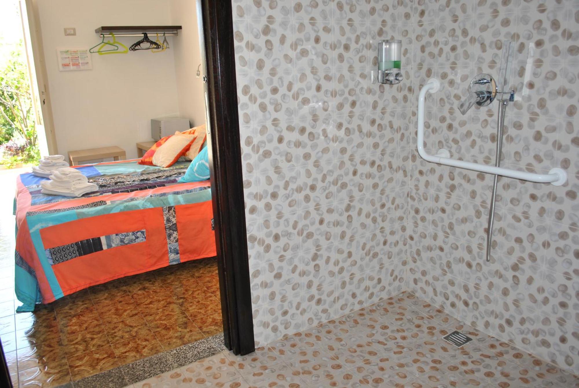 Il Giardino Di Tatiana Rooms & Breakfast La Maddalena  Quarto foto